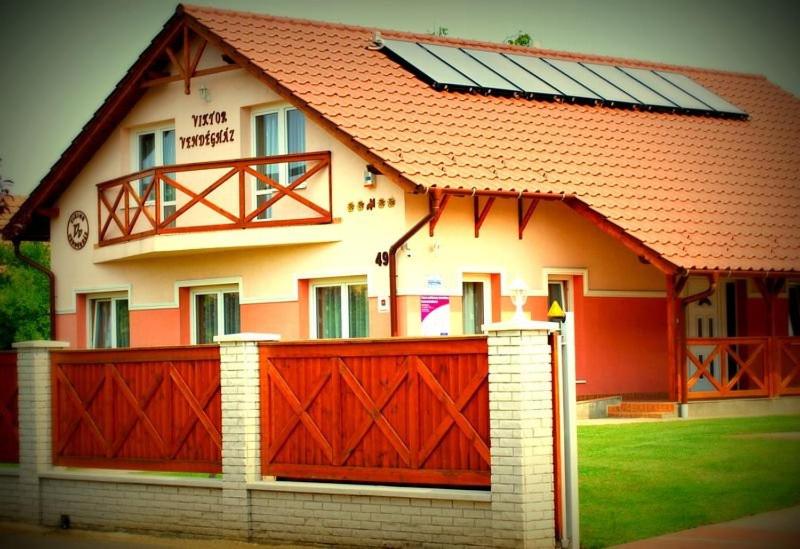 펜션 Viktor Vendégház és Apartmanház