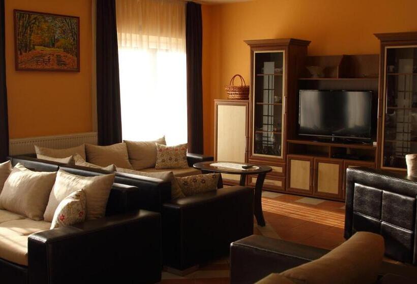 펜션 Viktor Vendégház és Apartmanház