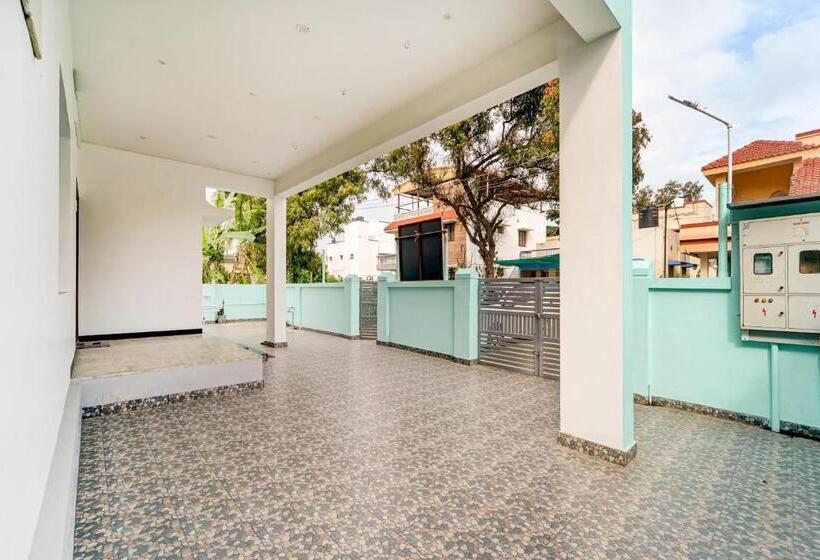 בית מלון כפרי Crystal Inn
