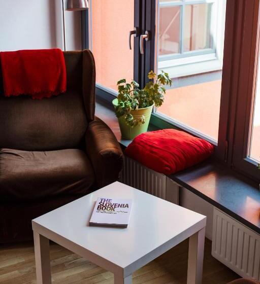 Hostel Cukrarna Guest Accommodation