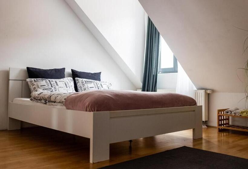 Hostel Cukrarna Guest Accommodation