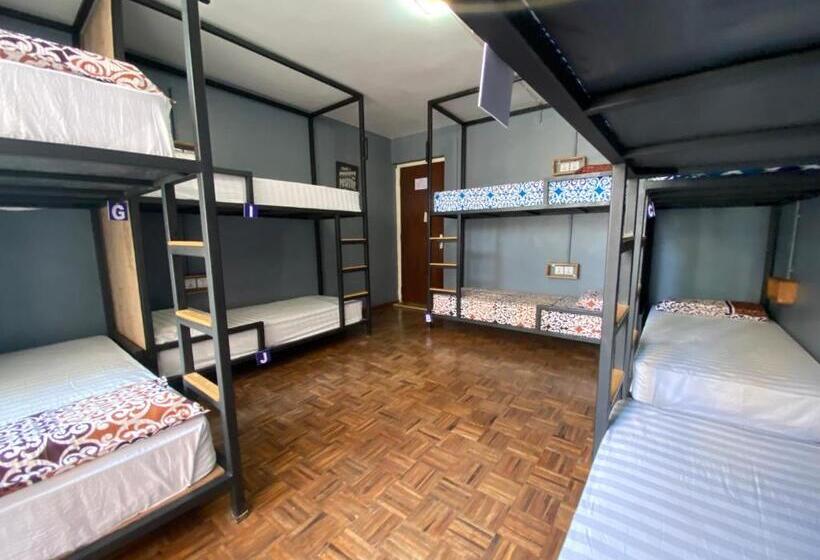 Alobar1000 Hostel