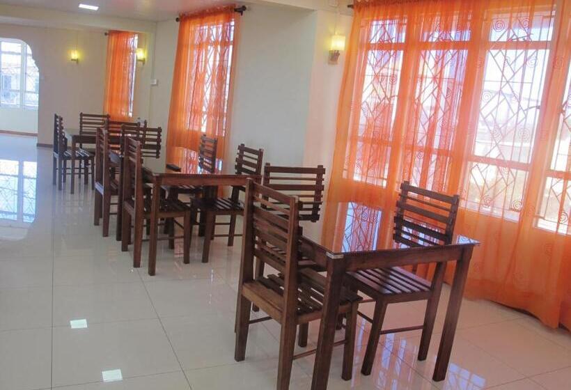 تختخواب و صبحانه Auberge Le Rajah