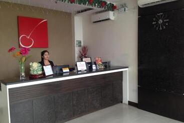 هتل Cherry Midtown