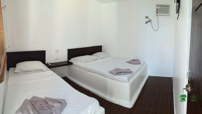 هتل Lola S Lodge