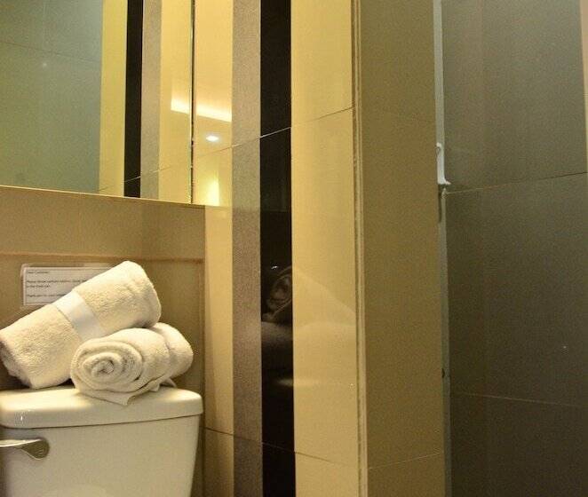 فندق على الطريق One Serenata Hotel Bacao