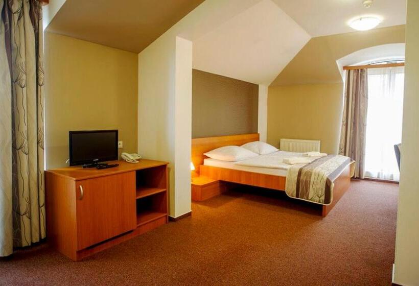 استراحتگاه Wellness Hotel Thermal