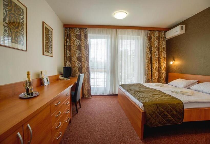 استراحتگاه Wellness Hotel Thermal