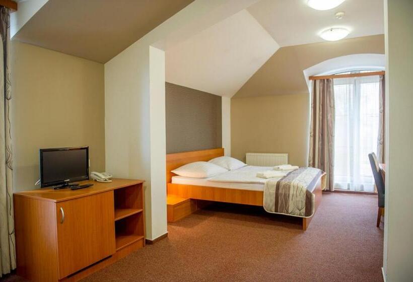 استراحتگاه Wellness Hotel Thermal