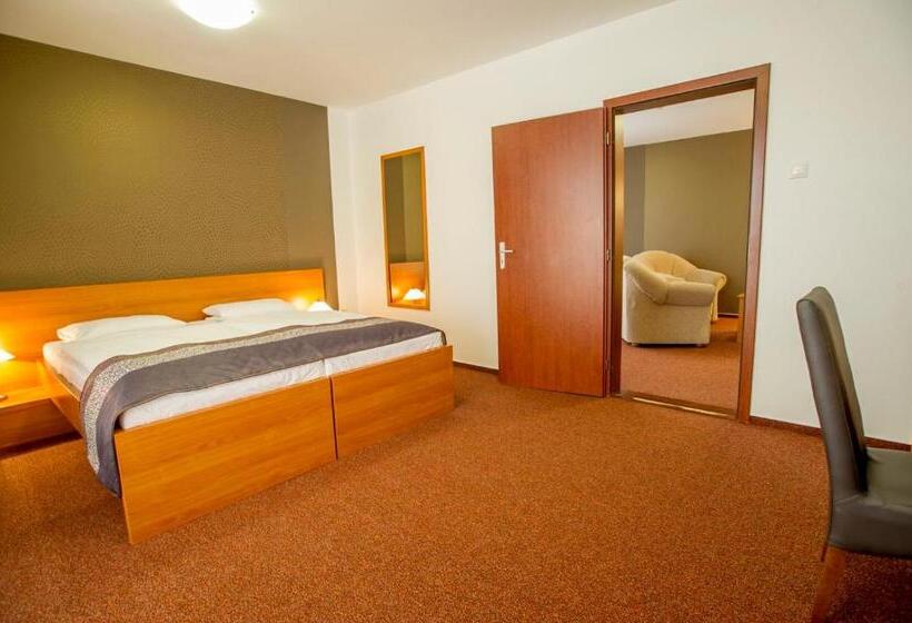استراحتگاه Wellness Hotel Thermal