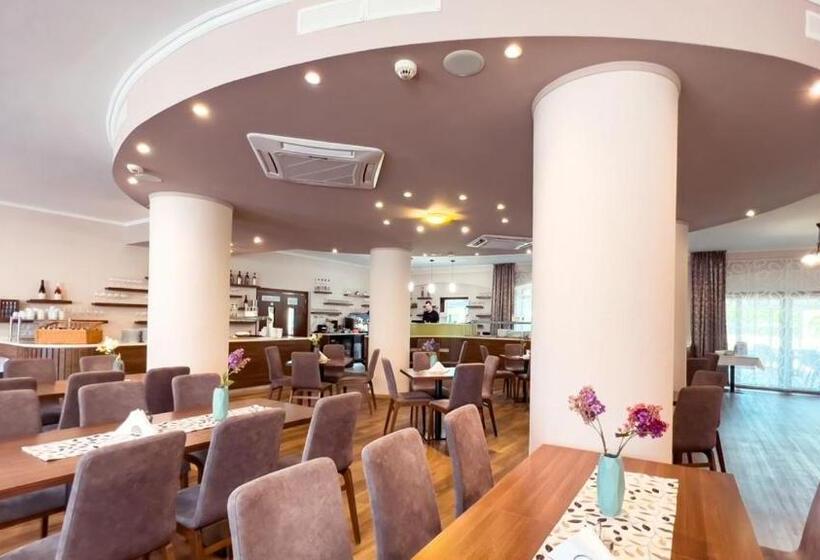 استراحتگاه Wellness Hotel Thermal