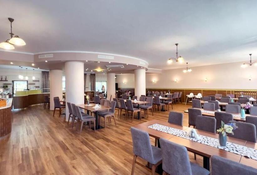 استراحتگاه Wellness Hotel Thermal