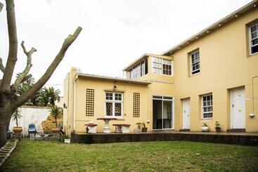 هاستل Jikeleza Lodge