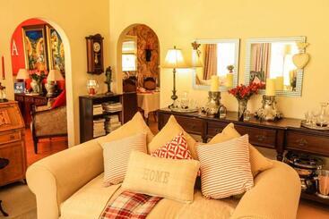 تختخواب و صبحانه Aberdeen House