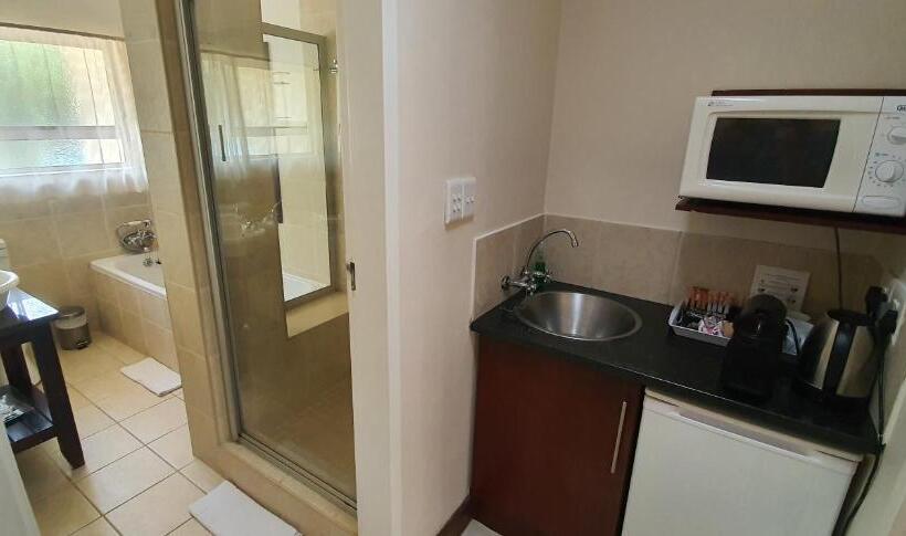 تختخواب و صبحانه Acacia Lodge