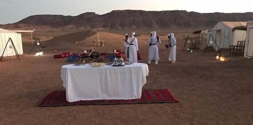 تختخواب و صبحانه Karim Sahara