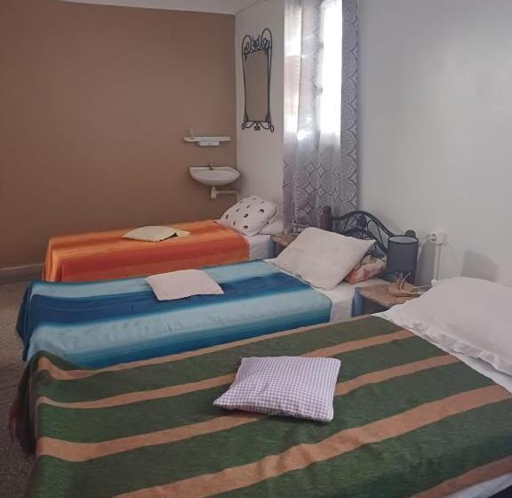 تختخواب و صبحانه Chambres D Hôtes Les Amis