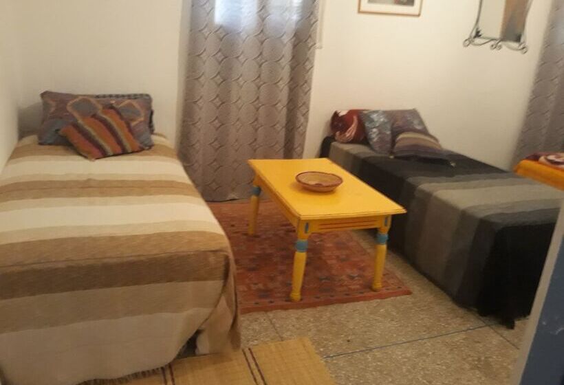 تختخواب و صبحانه Chambres D Hôtes Les Amis