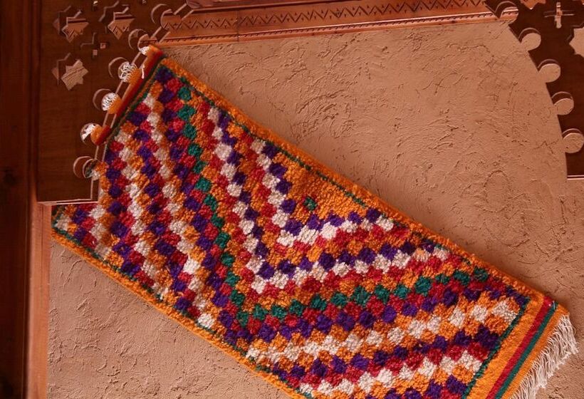 تختخواب و صبحانه Dar Aymane