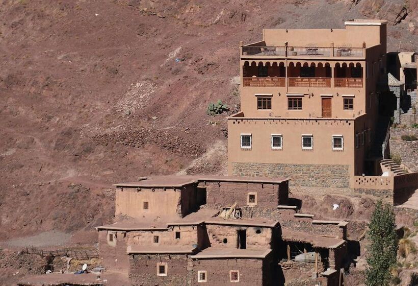 تختخواب و صبحانه Dar Aymane