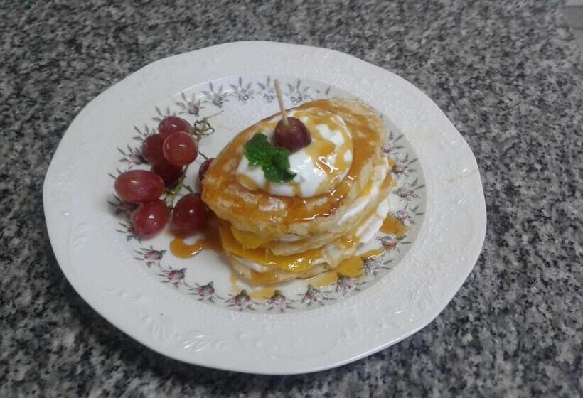 تختخواب و صبحانه Franmarel