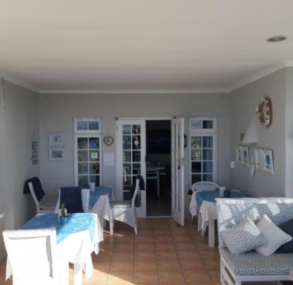 تختخواب و صبحانه Franmarel