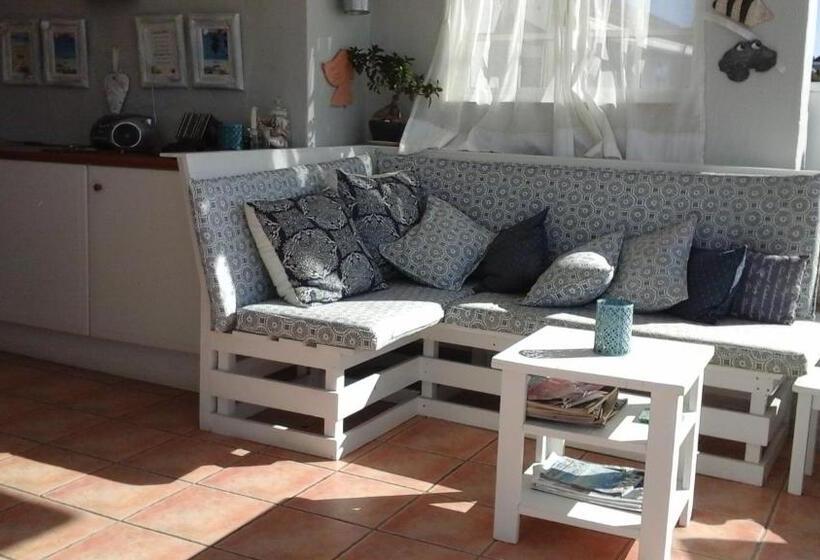 تختخواب و صبحانه Franmarel