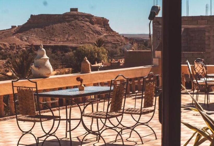 تختخواب و صبحانه L Oasis Du Bonheur