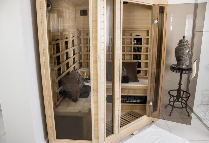 مبيت وإفطار La Riviera Boutique Guesthouse & Spa