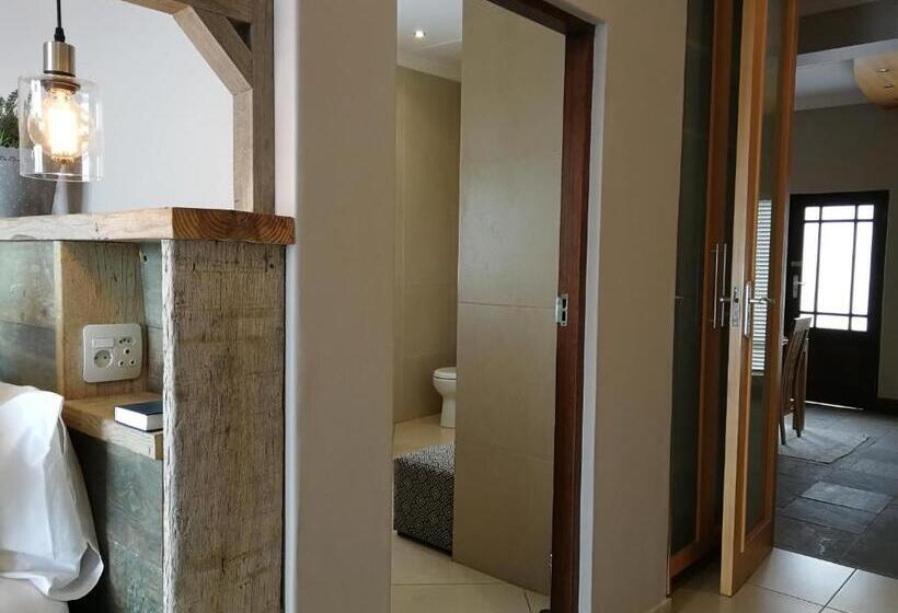 مبيت وإفطار Lavandula Manor Self Catering