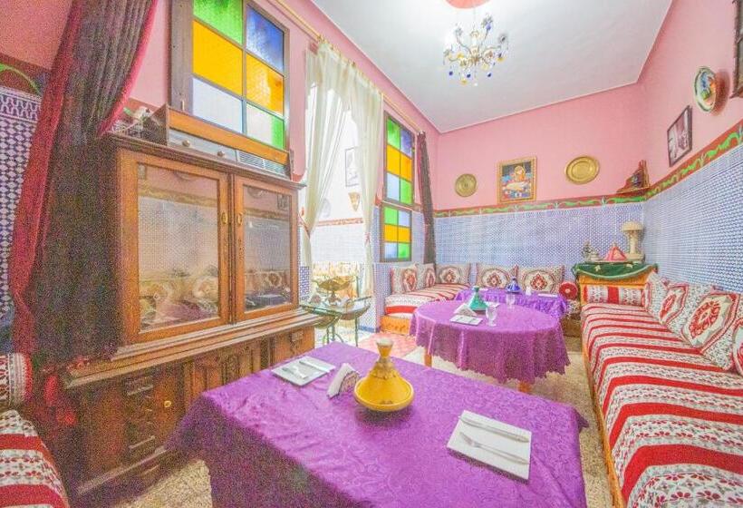 تختخواب و صبحانه Maison Adam