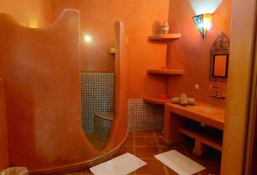 تختخواب و صبحانه Riad Ain Khadra