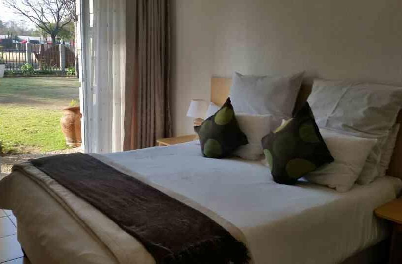 تختخواب و صبحانه Rolls Royce Guest House