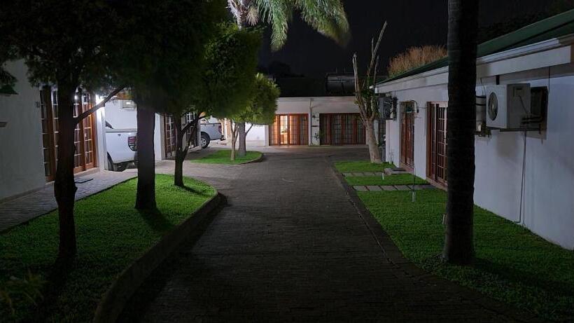Bed and Breakfast Shonalanga Lodge