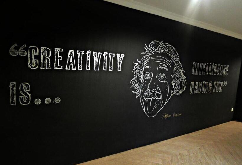 هتل Creator