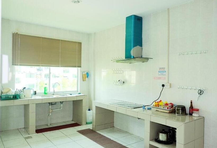مُتل Natol Homestay   Kuching