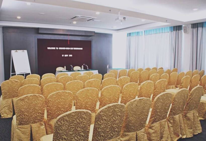 منتجع The Regency Waterfront