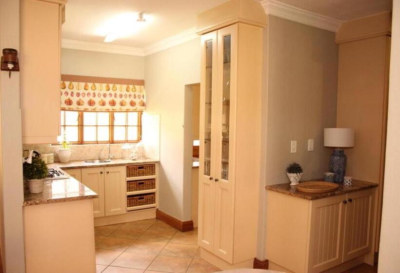 Rose Cottage Dullstroom Bed And Breakfast