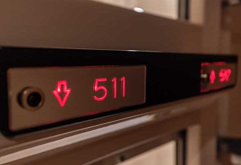 هتل Asahi Sauna Capsule Inn Hirosaki