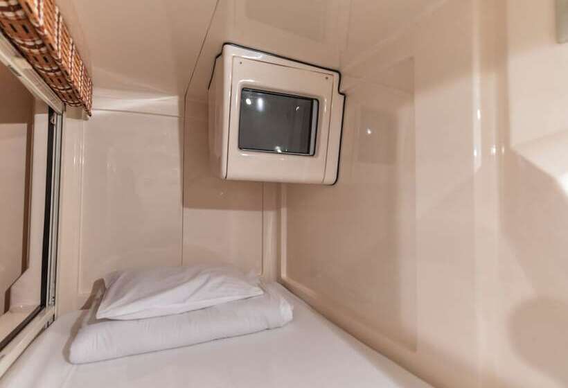 هتل Asahi Sauna Capsule Inn Hirosaki