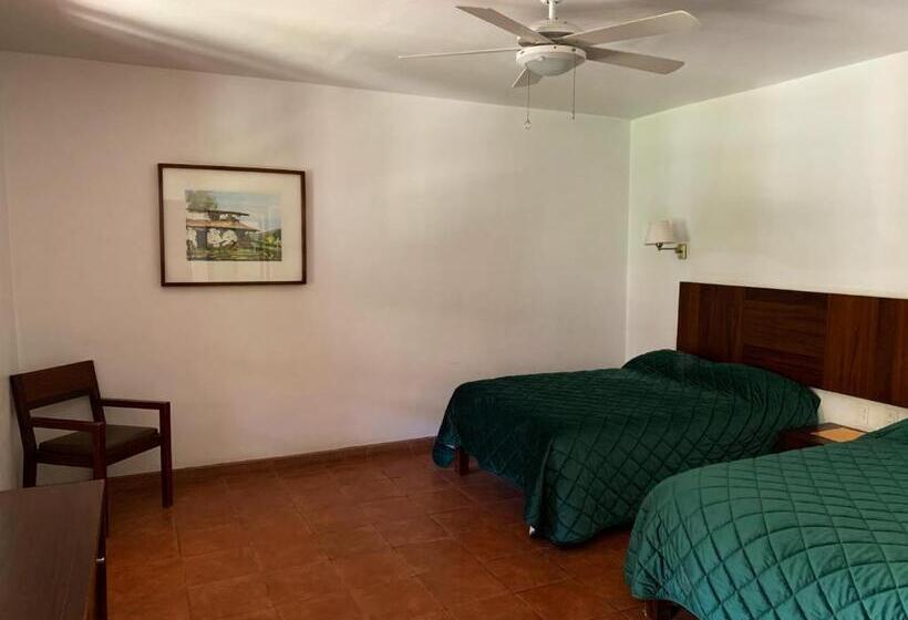هتل Posada Santa Rita