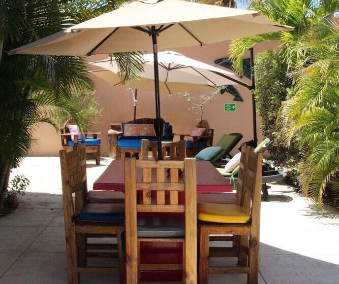 تختخواب و صبحانه Casa Kootenay Waterfront Bnb