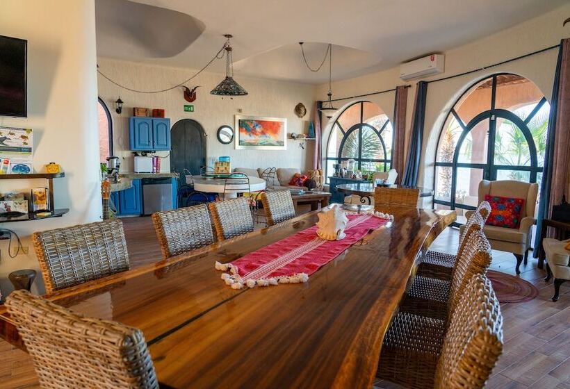 تختخواب و صبحانه Casa Kootenay Waterfront Bnb