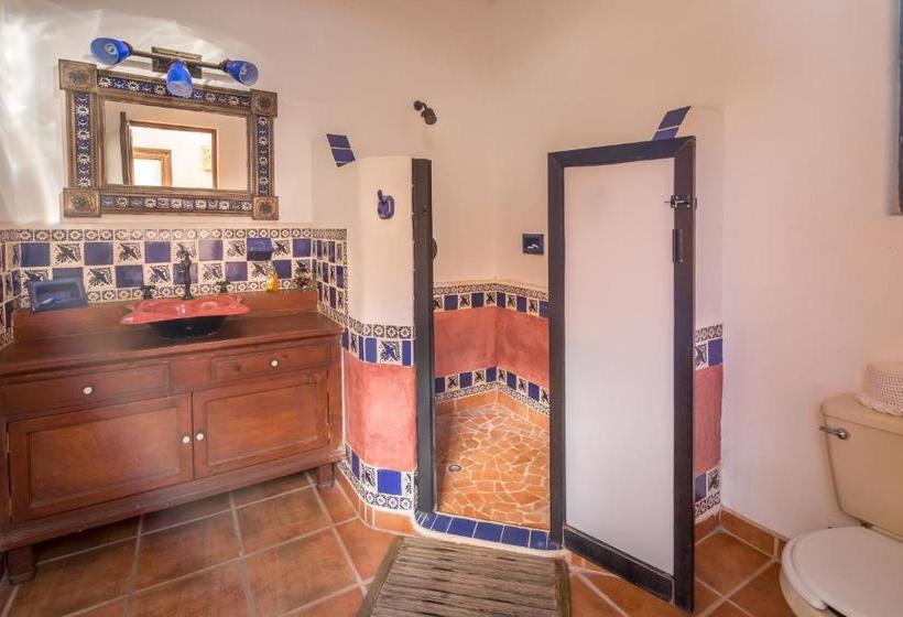 تختخواب و صبحانه Serendipity