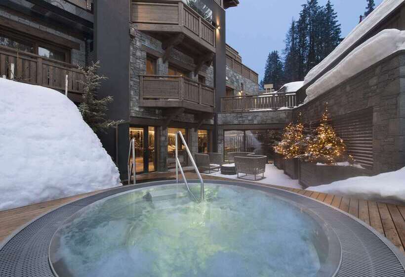 هتل Hôtel Barrière Les Neiges Courchevel