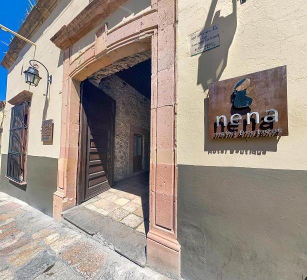 هتل Nena Centro