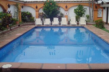 هتل & Suites Coral