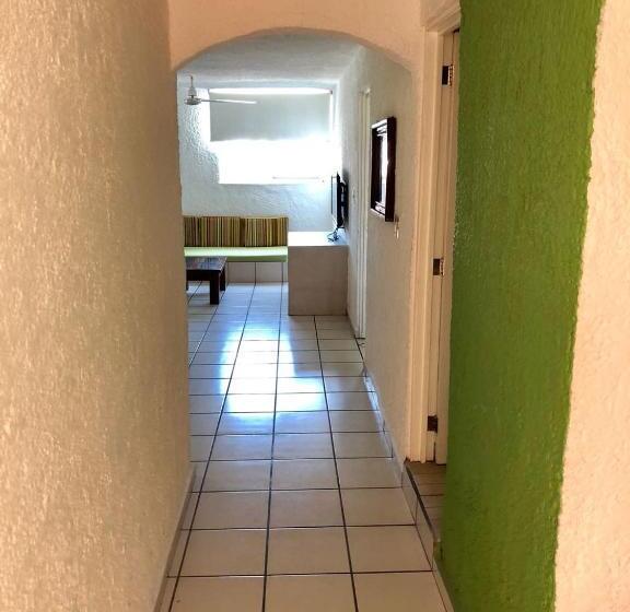 هتل Suites Santa Barbara