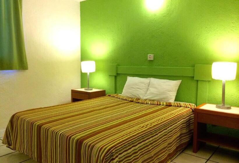 هتل Suites Santa Barbara