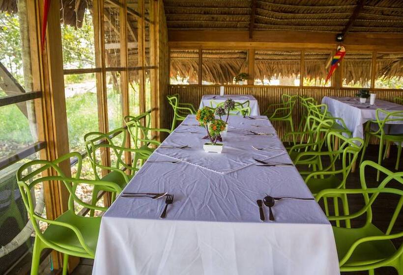 هتل On Vacation Amazon